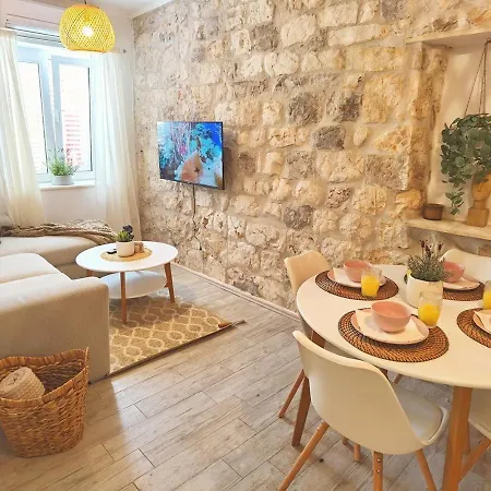 Apartment Riva Hideaway *