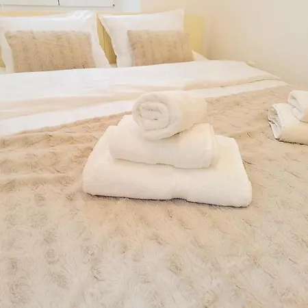 Riva Hideaway Apartament